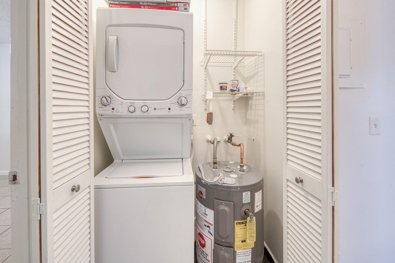 809 N Federal Hwy #3 - Photo 7 of 32