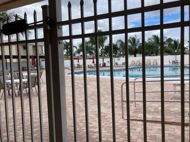 2894 Crosley Drive East #J - Photo 7 of 11