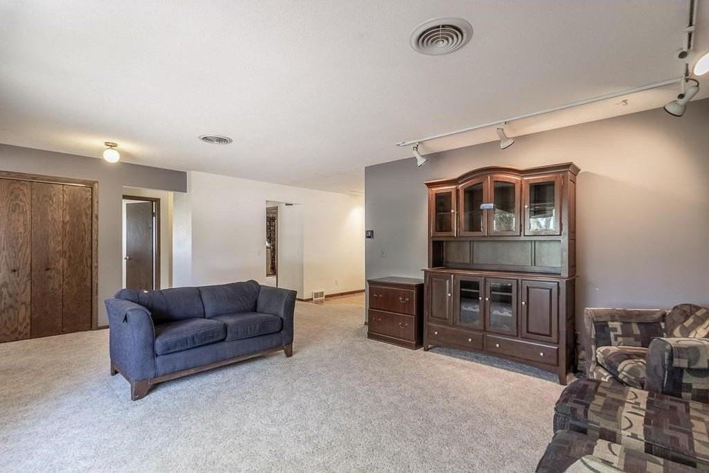 11197 608th Avenue - Photo 4 of 48