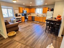 featured image of 810 16th St S