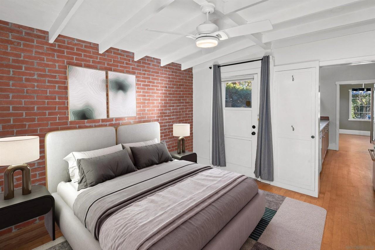 3914 Hawk St - Photo 4 of 17