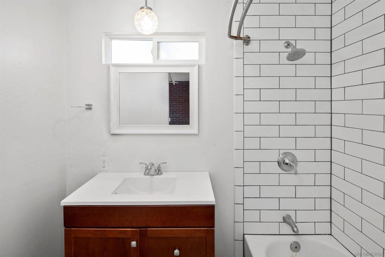 3914 Hawk St - Photo 7 of 17