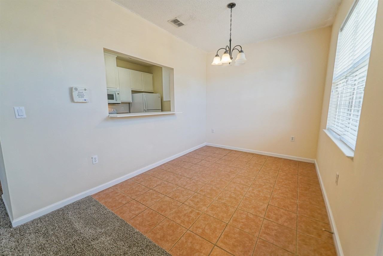 1692 Corey Wood Cir - Photo 2 of 18