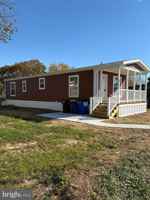 featured image of 6 Greenwood Cir