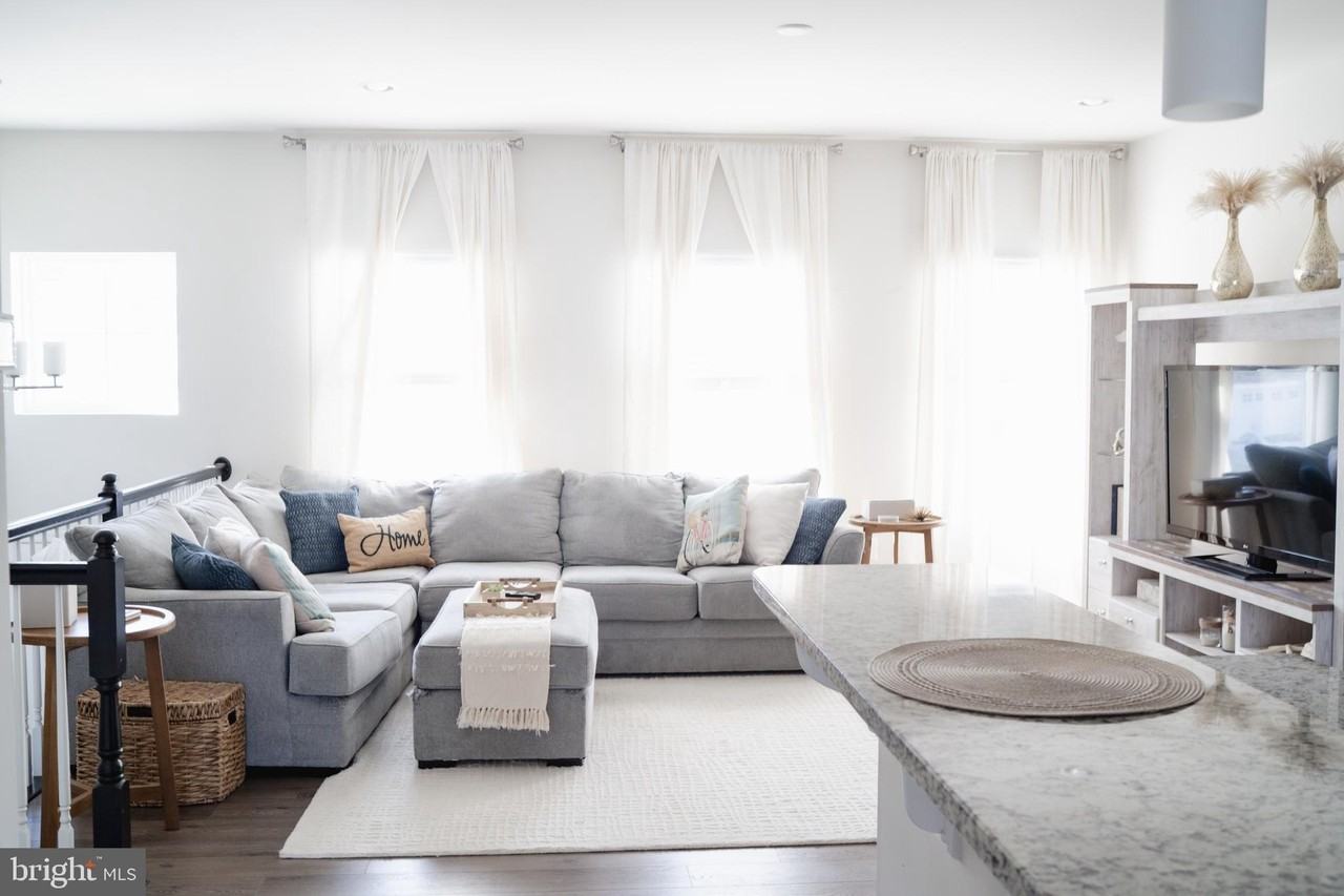 36046 Auburn Way - Photo 3 of 50