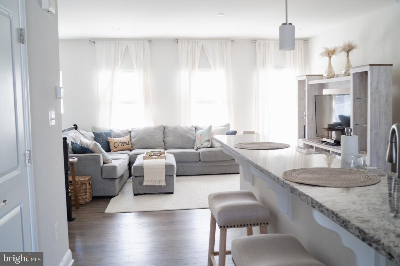 36046 Auburn Way - Photo 4 of 50