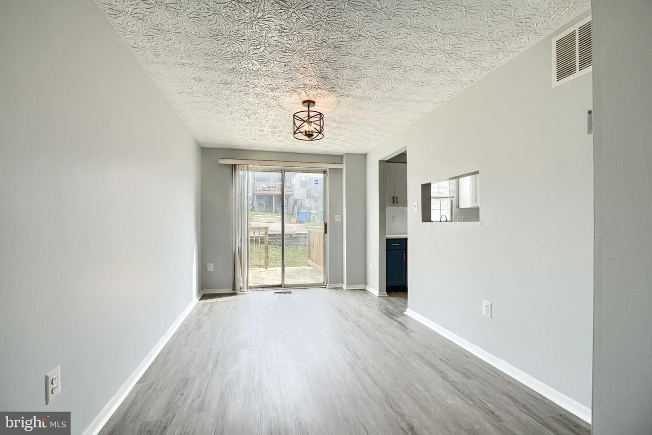 2501 S Paca St - Photo 6 of 24