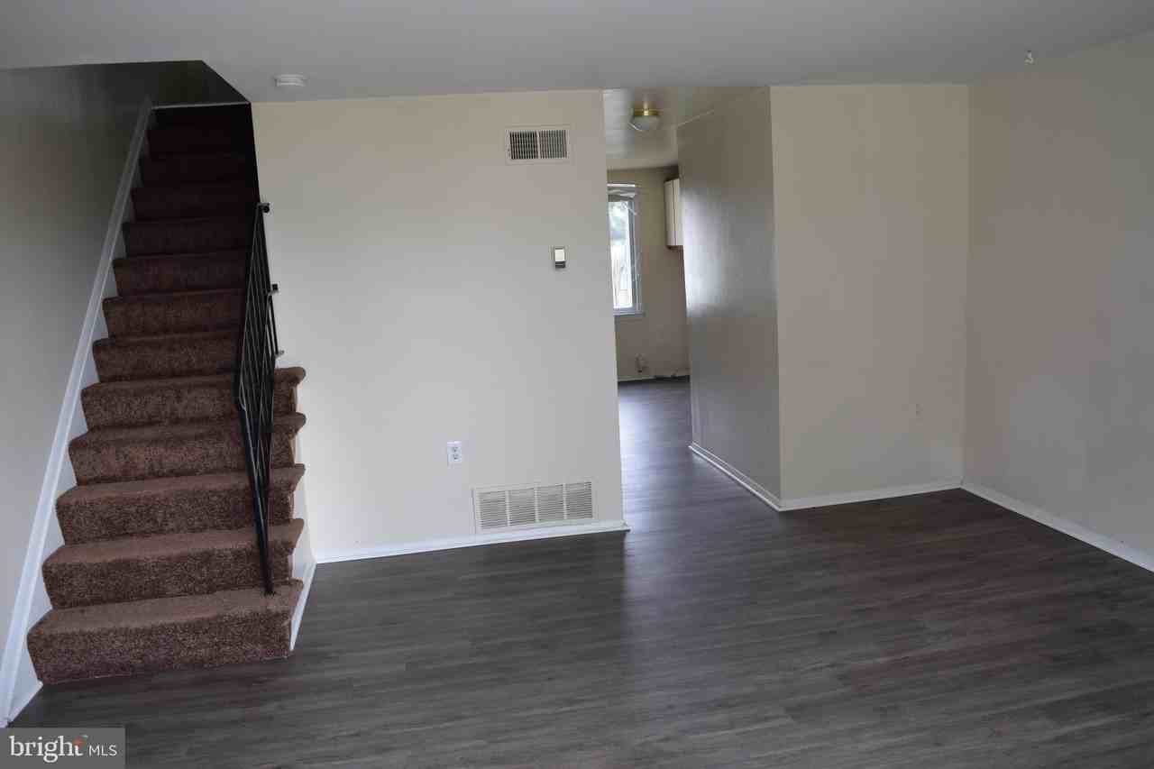 2111 Larkhall Rd - Photo 3 of 13