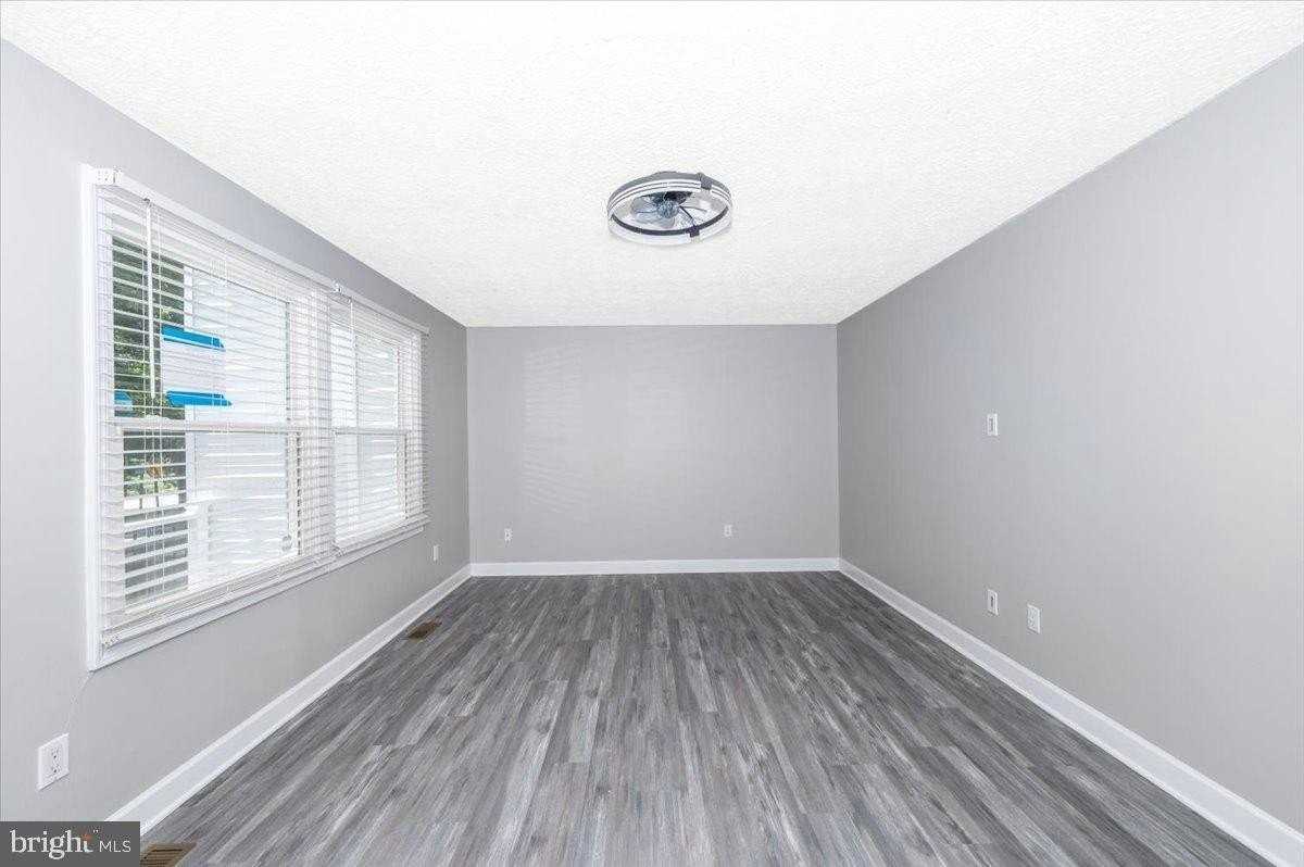 12284 Bandera Ln - Photo 4 of 50