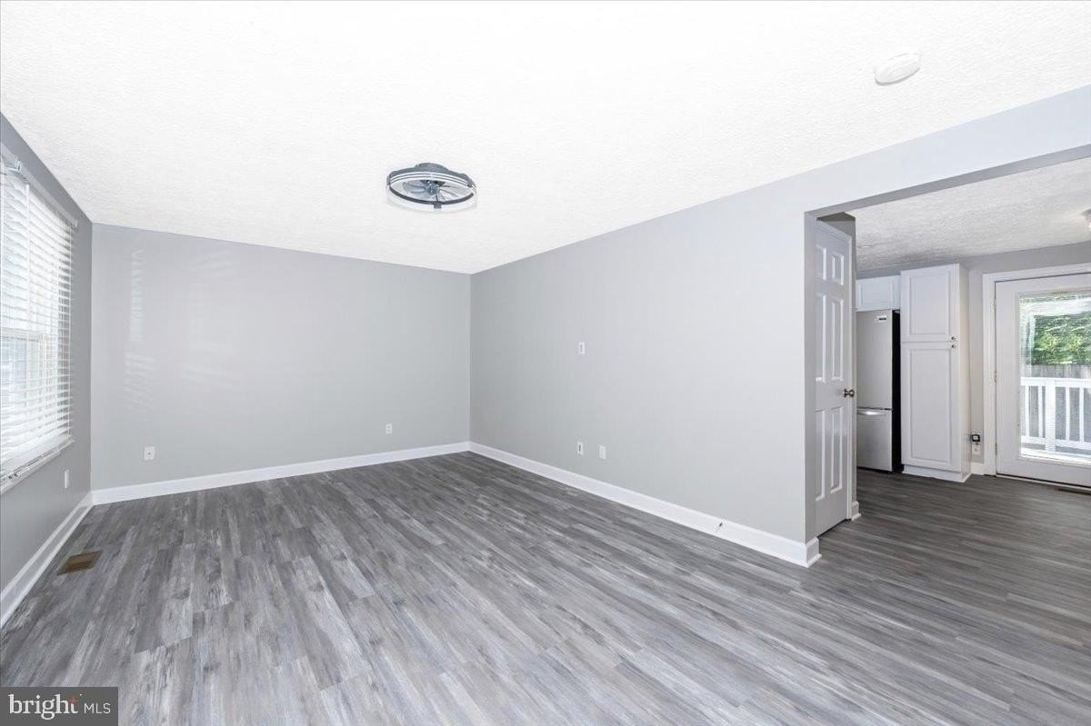 12284 Bandera Ln - Photo 5 of 50