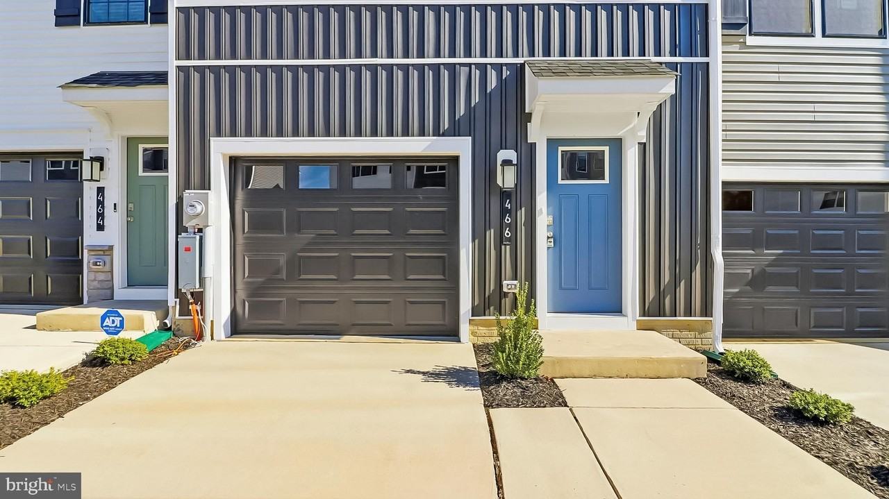 466 Still Feather Ave - Photo 5 of 39