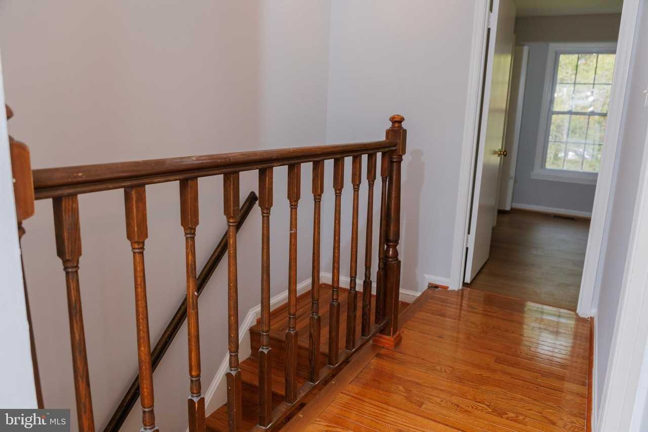 5631 Hogenhill Ter - Photo 5 of 31