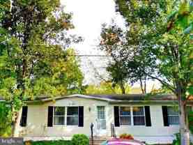 85 Hickory Ave - Photo 1 of 1