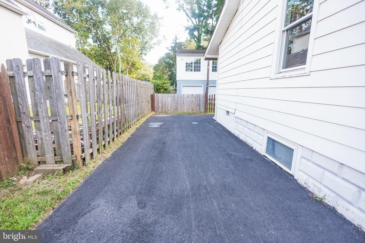 210 Deptford Road - Photo 4 of 25