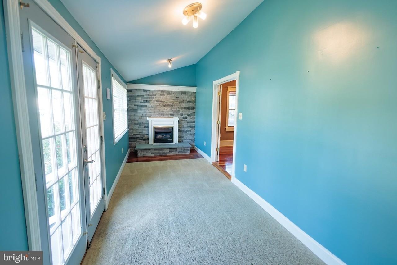 210 Deptford Road - Photo 5 of 25