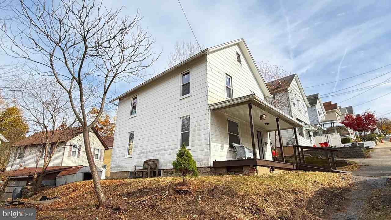 6 Fern Ave - Photo 4 of 33