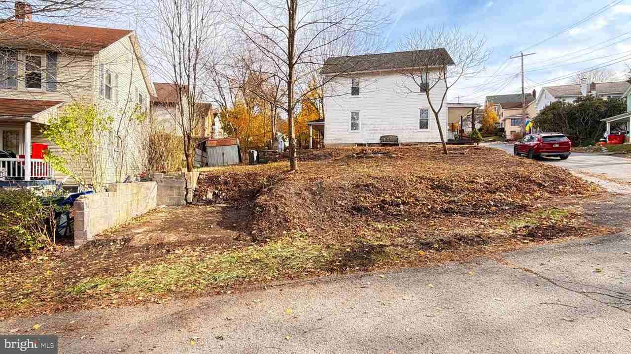 6 Fern Ave - Photo 5 of 33