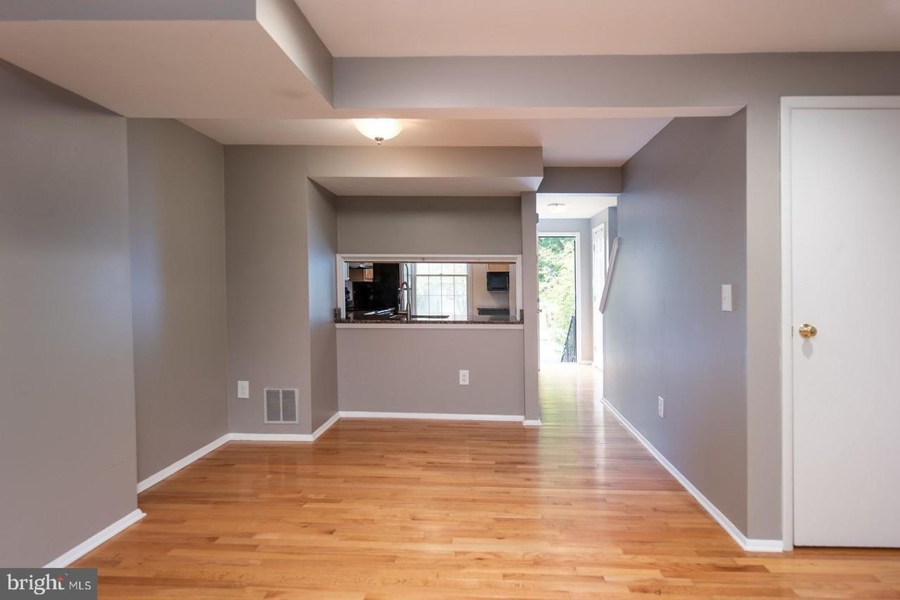 2811 Middleboro Dr - Photo 3 of 28