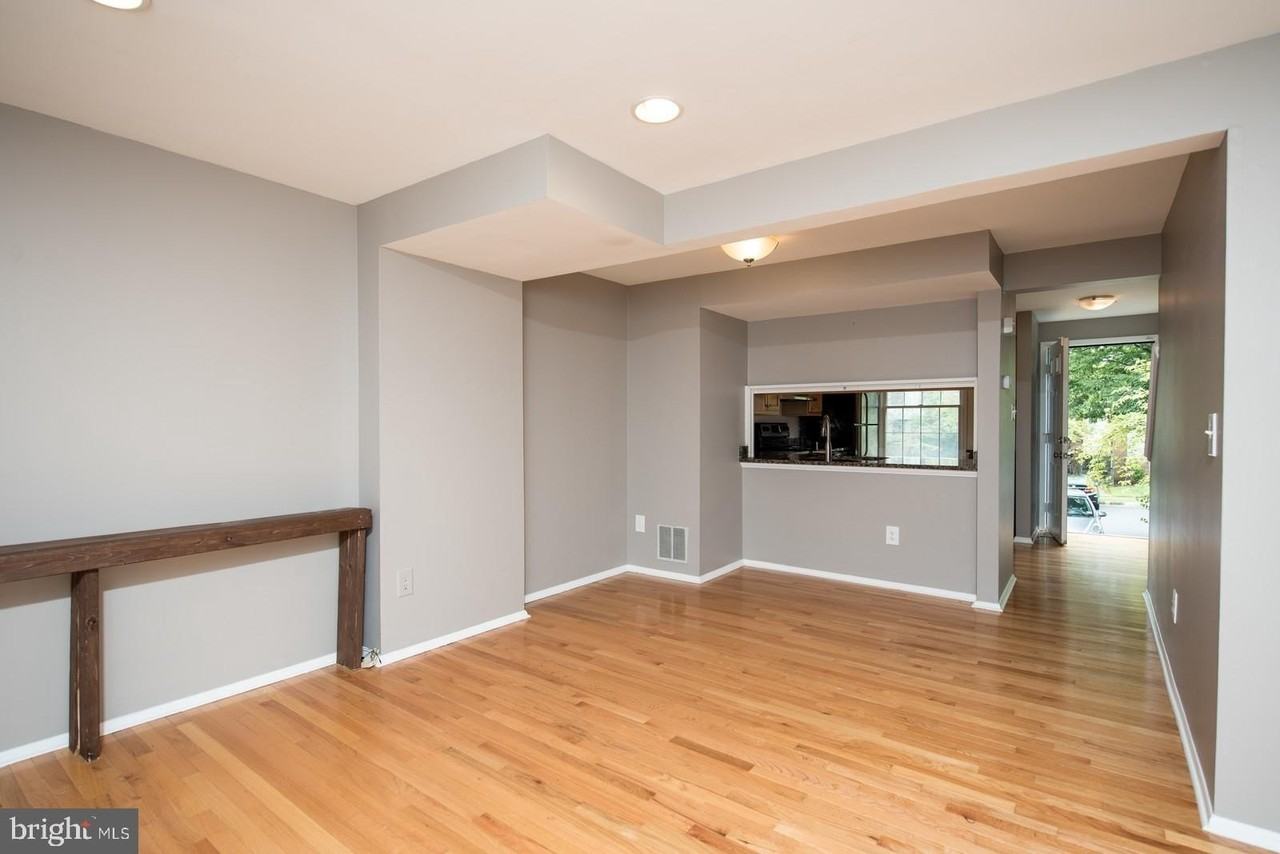 2811 Middleboro Dr - Photo 6 of 28