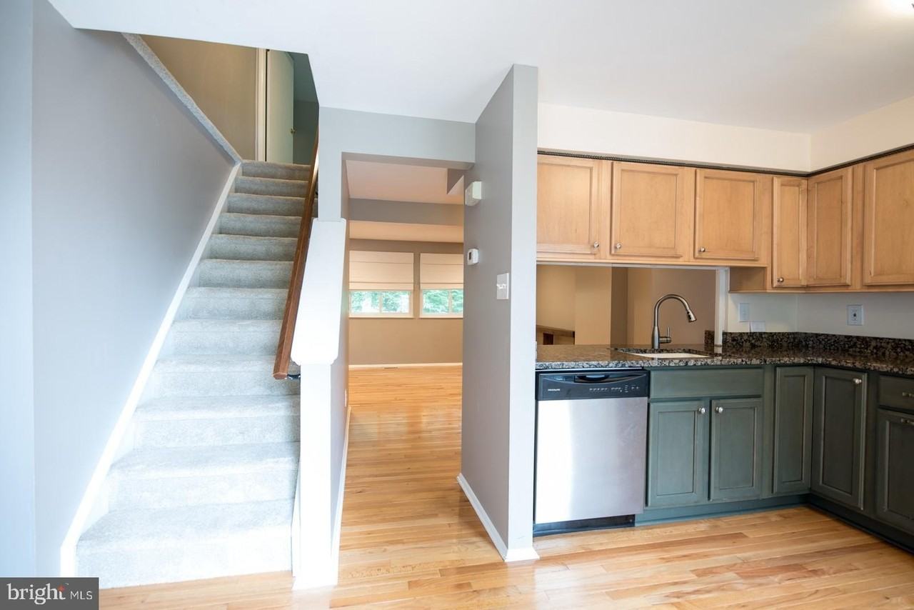 2811 Middleboro Dr - Photo 7 of 28