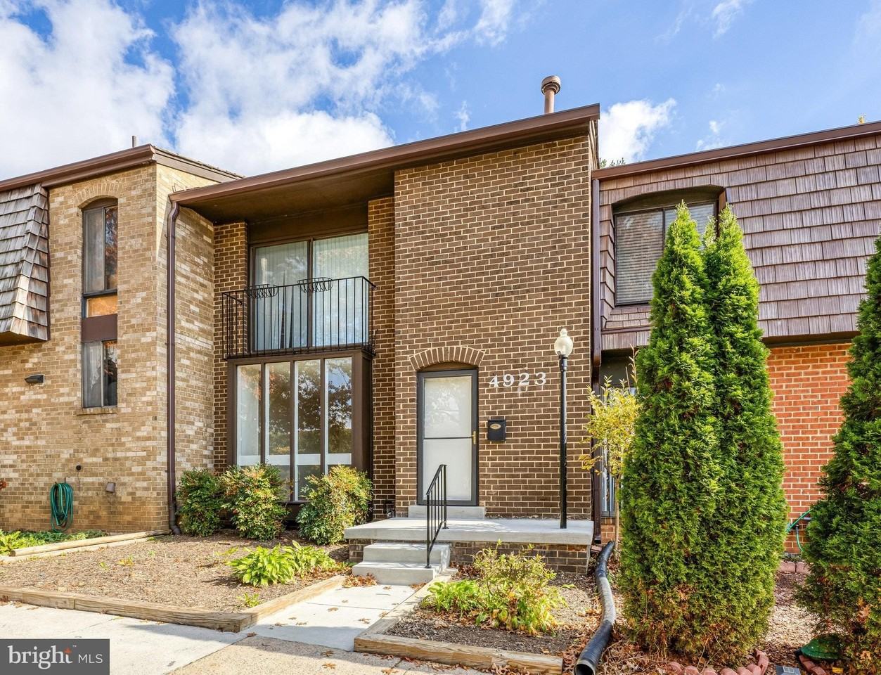 4923 Casimir St - Photo 3 of 46