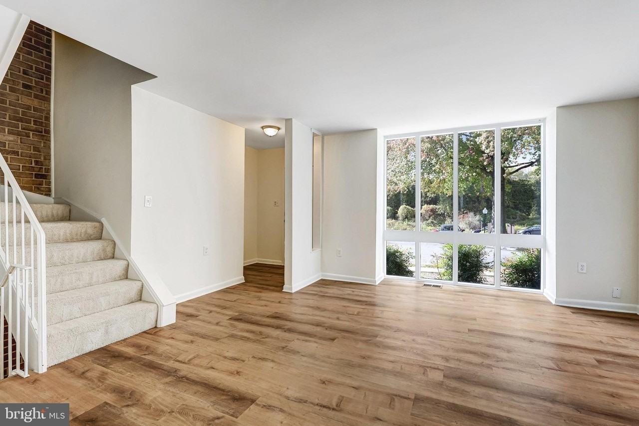 4923 Casimir St - Photo 4 of 46