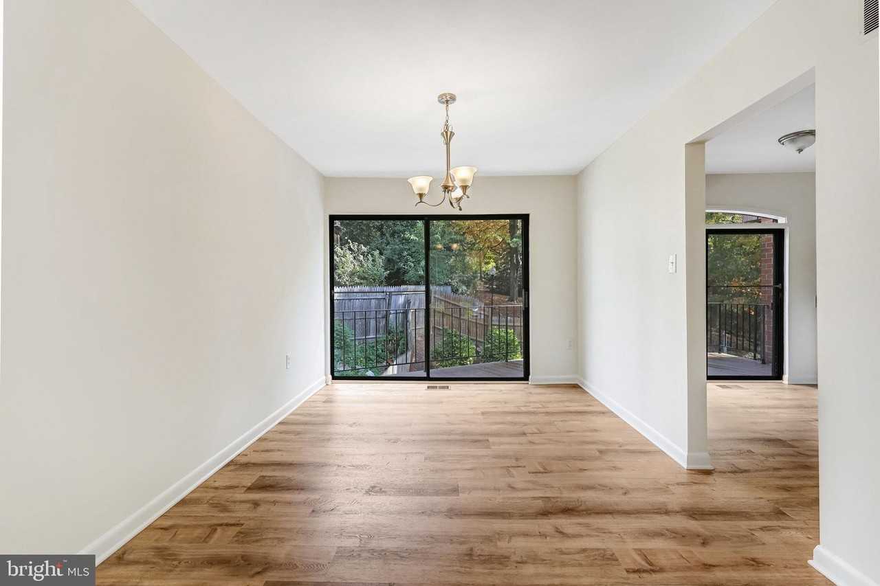 4923 Casimir St - Photo 6 of 46