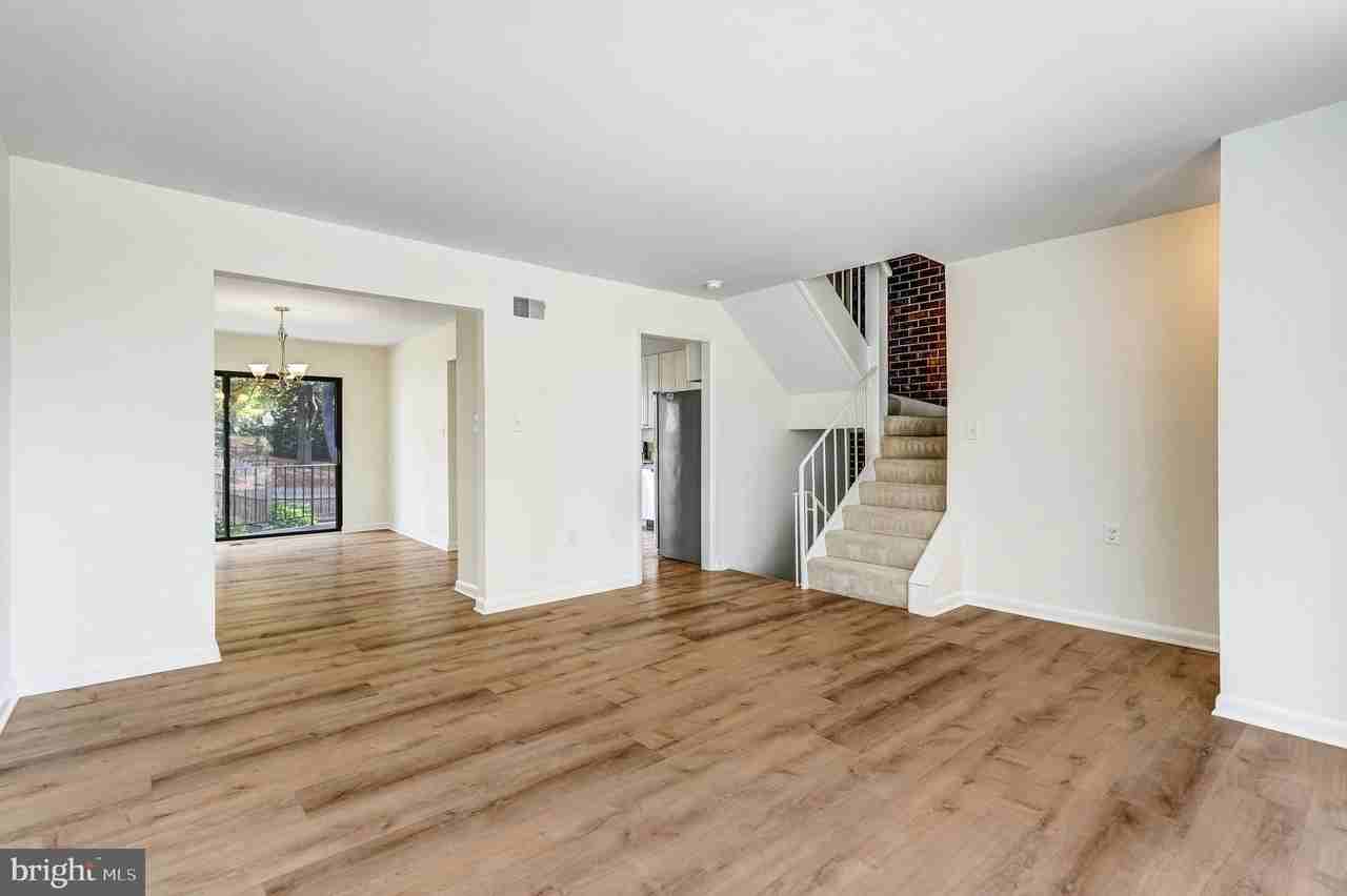 4923 Casimir St - Photo 7 of 46