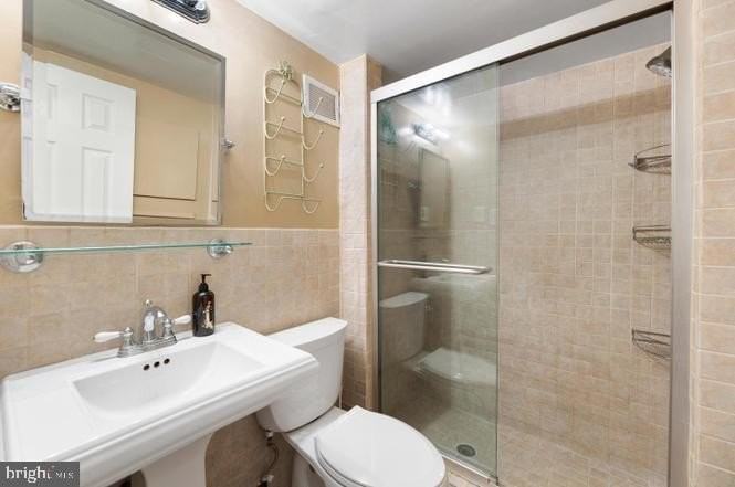 4420 Briarwood Ct N - Photo 3 of 9