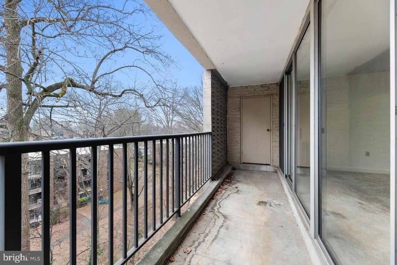 4420 Briarwood Ct N - Photo 7 of 9