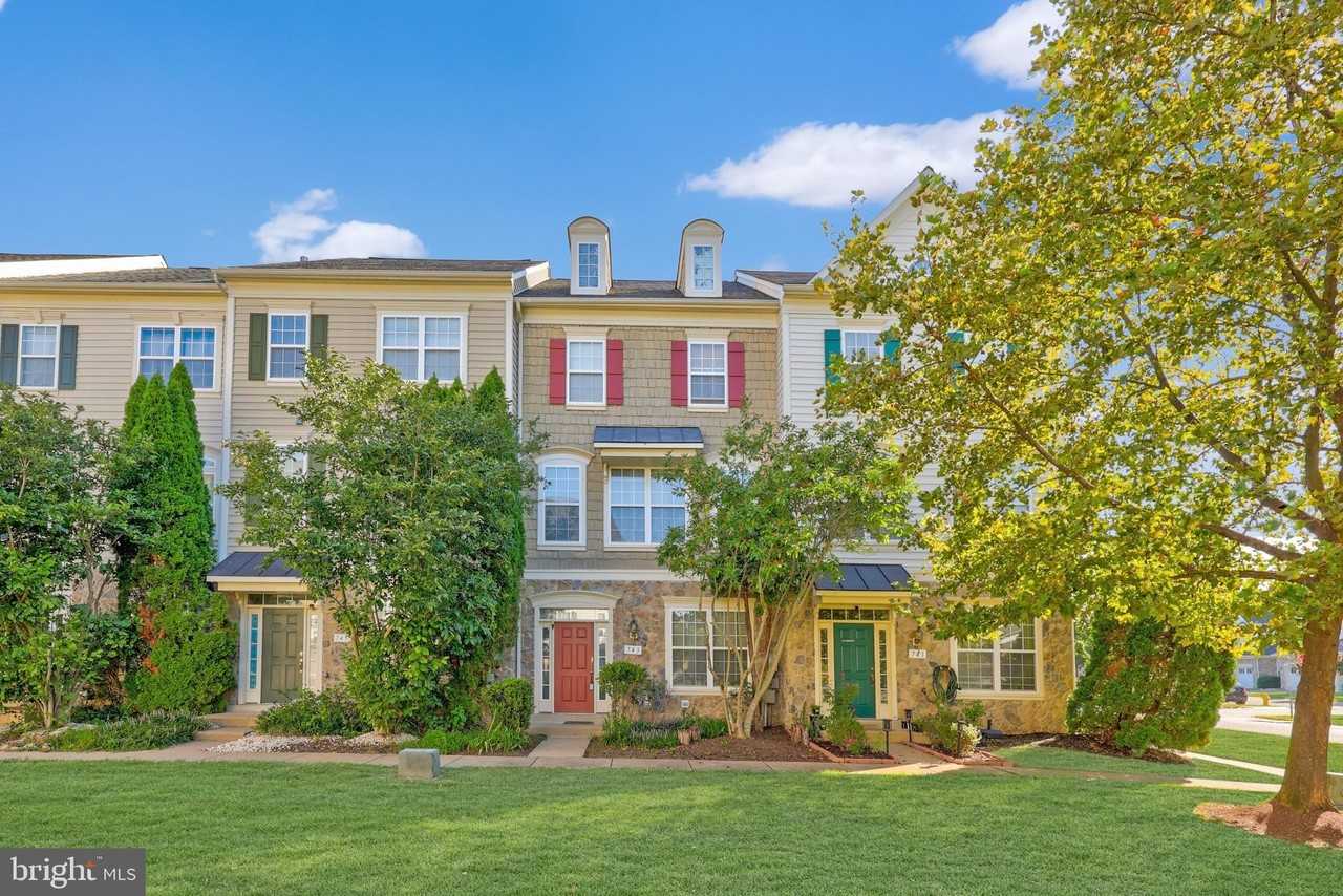 743 Collington Ct - Photo 2 of 41