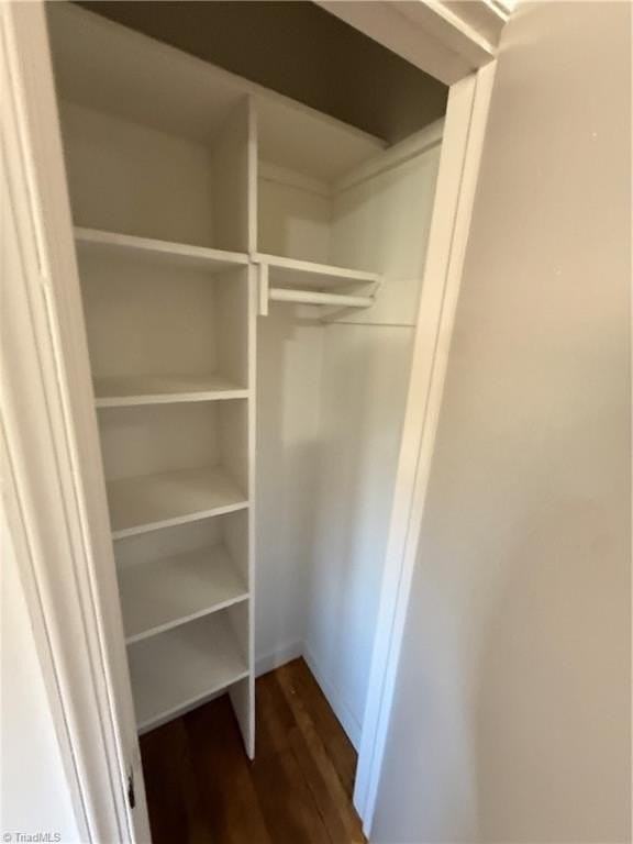 220 N Hawthorne Rd #C - Photo 4 of 9