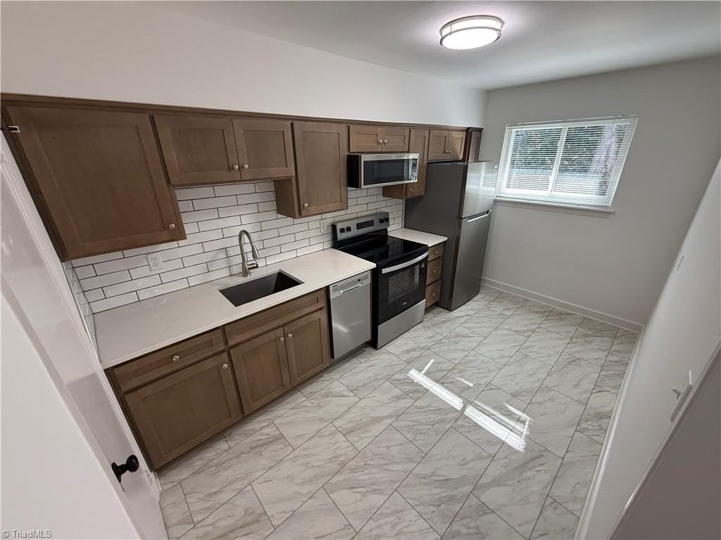 220 N Hawthorne Rd #C - Photo 5 of 9