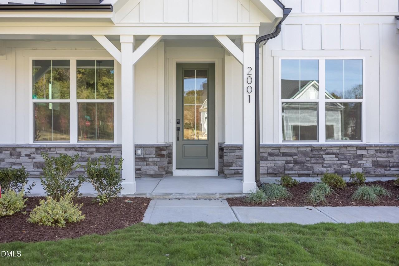 2001 Skipping Stone Dr - Photo 2 of 41