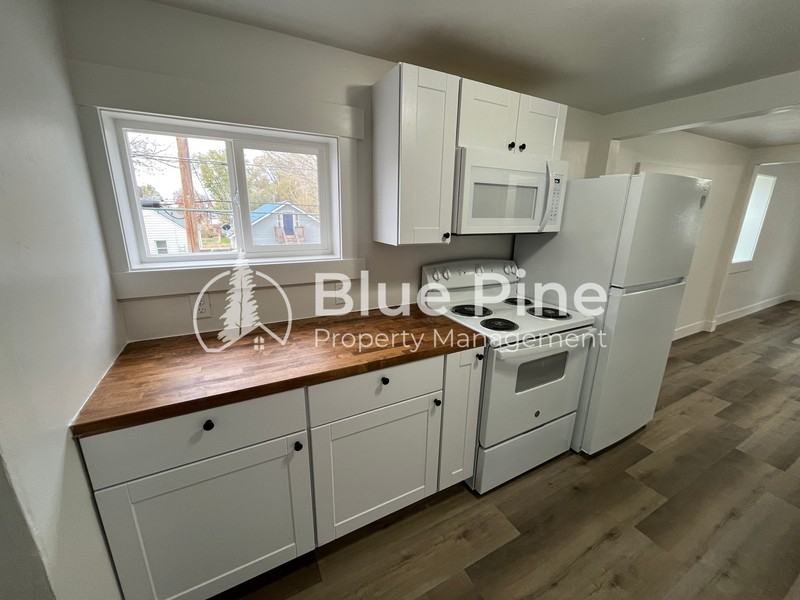 1288 Lake Ave #2 - Photo 4 of 10
