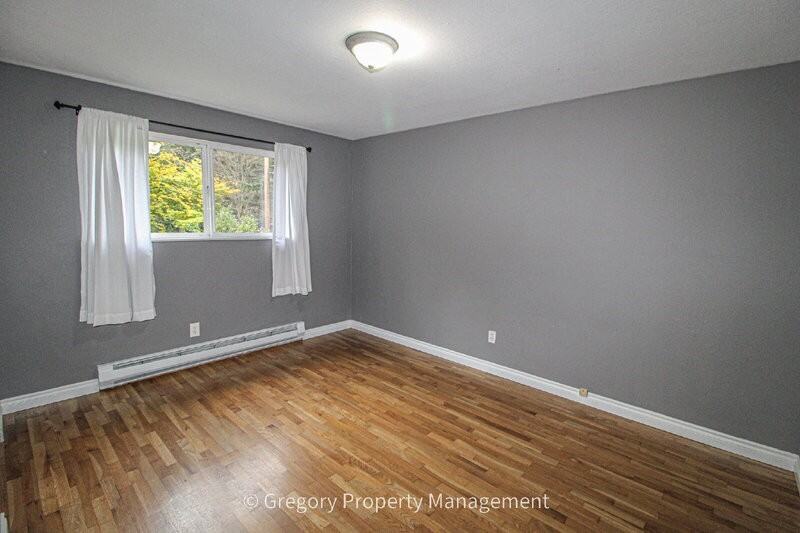 14026 75th Ave Ne - Photo 6 of 26