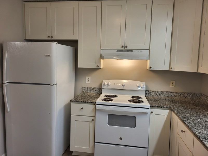 6820 N Ridge Ct - Photo 3 of 11