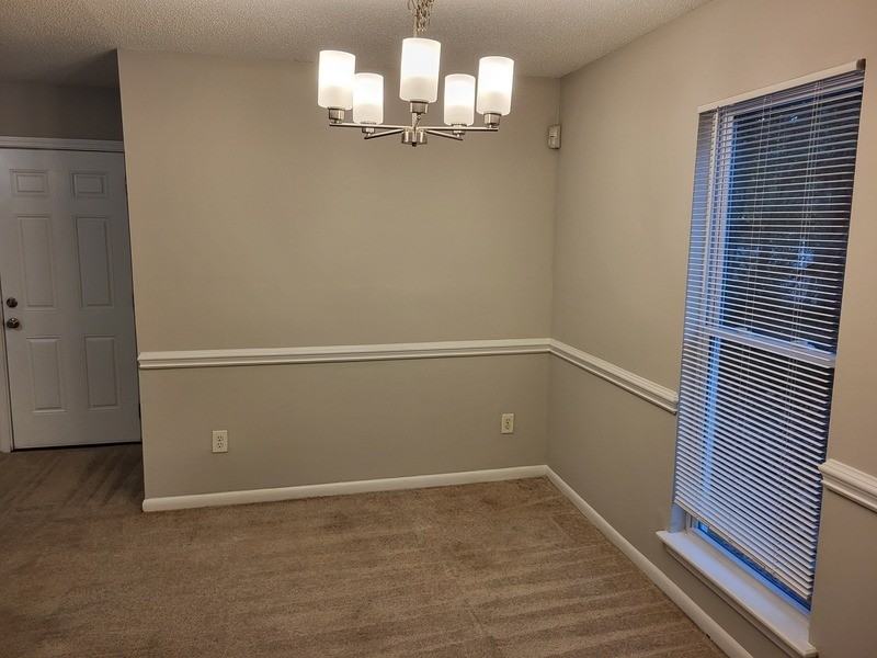 6820 N Ridge Ct - Photo 4 of 11