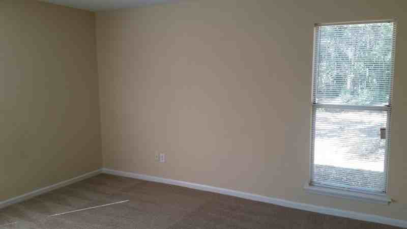 6820 N Ridge Ct - Photo 7 of 11
