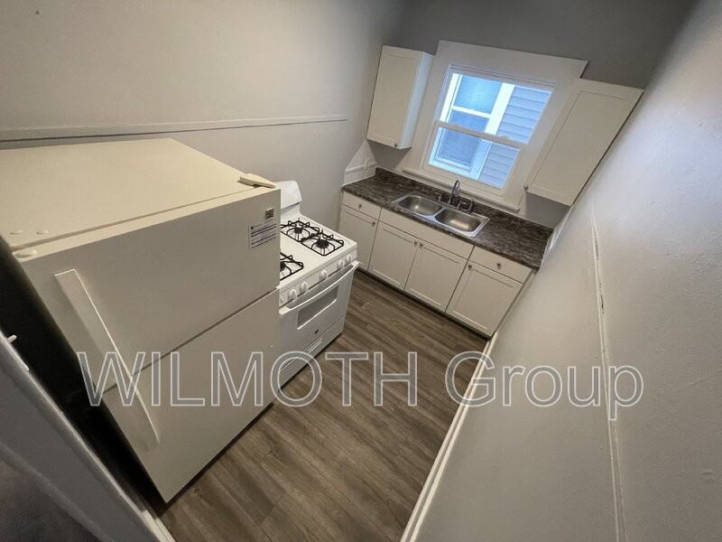 129 W Hendricks St #2 - Photo 5 of 11