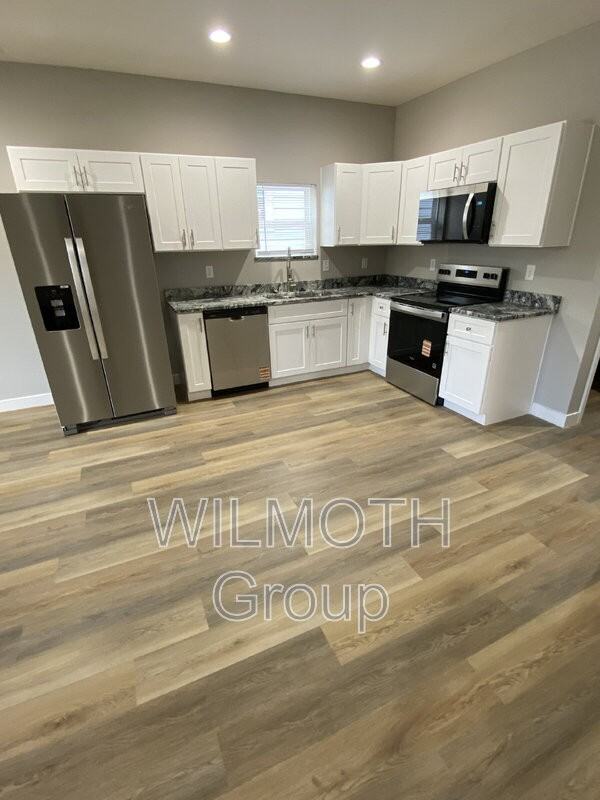 931 N Beville Ave - Photo 4 of 17