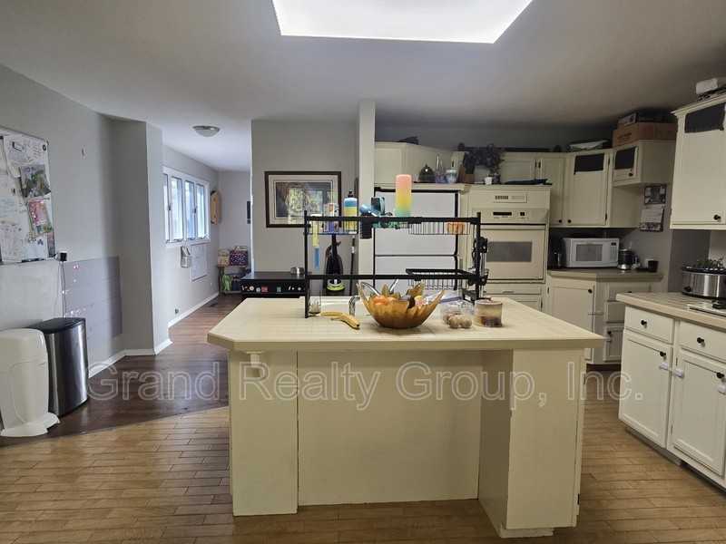 25151 West Lincoln Drive - Photo 4 of 19