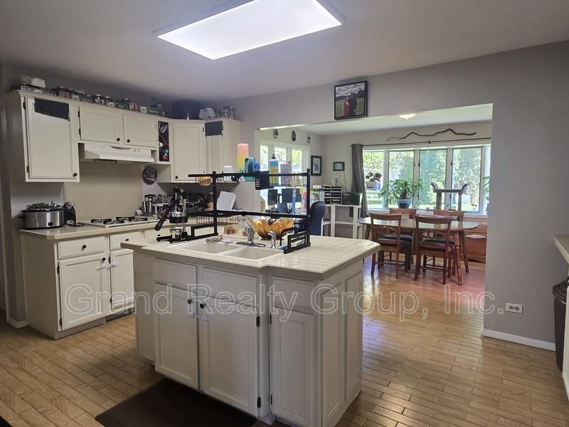 25151 West Lincoln Drive - Photo 5 of 19