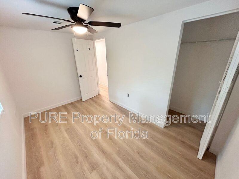 940 Ne 36th St - Photo 7 of 20