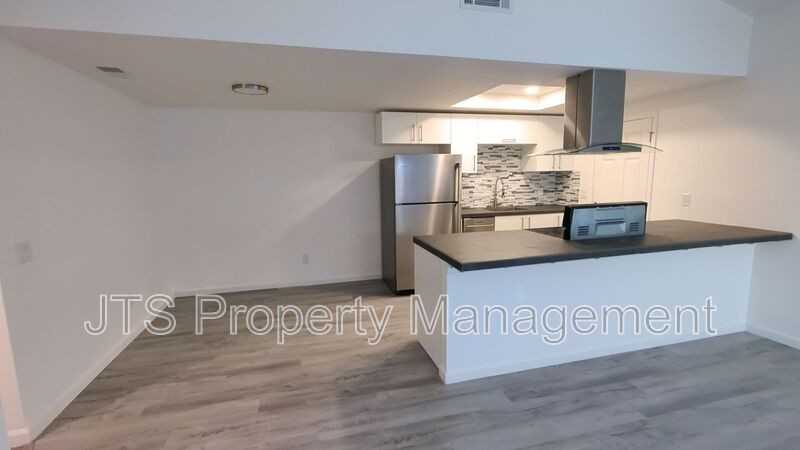 10402 S White Rock Rd - Photo 6 of 21