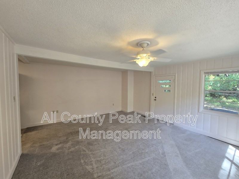 10 Fountain Circle #C - Photo 2 of 17