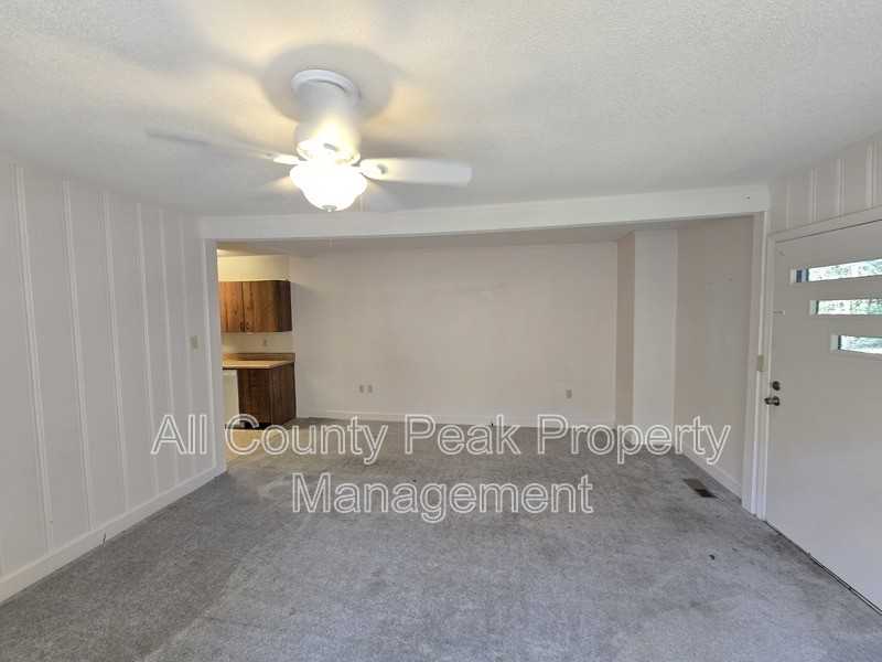 10 Fountain Circle #C - Photo 3 of 17