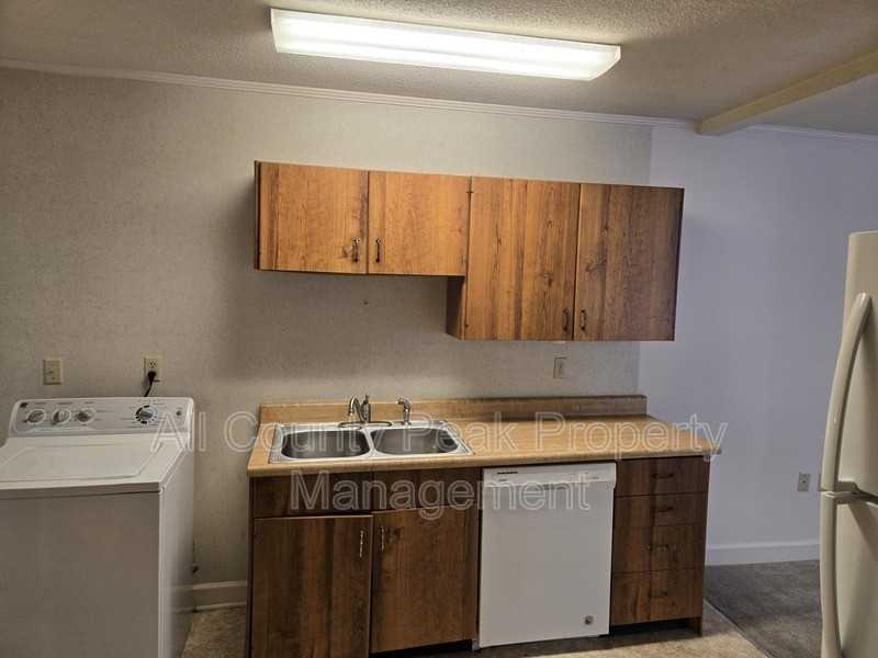 10 Fountain Circle #C - Photo 5 of 17