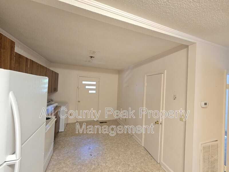 10 Fountain Circle #C - Photo 6 of 17