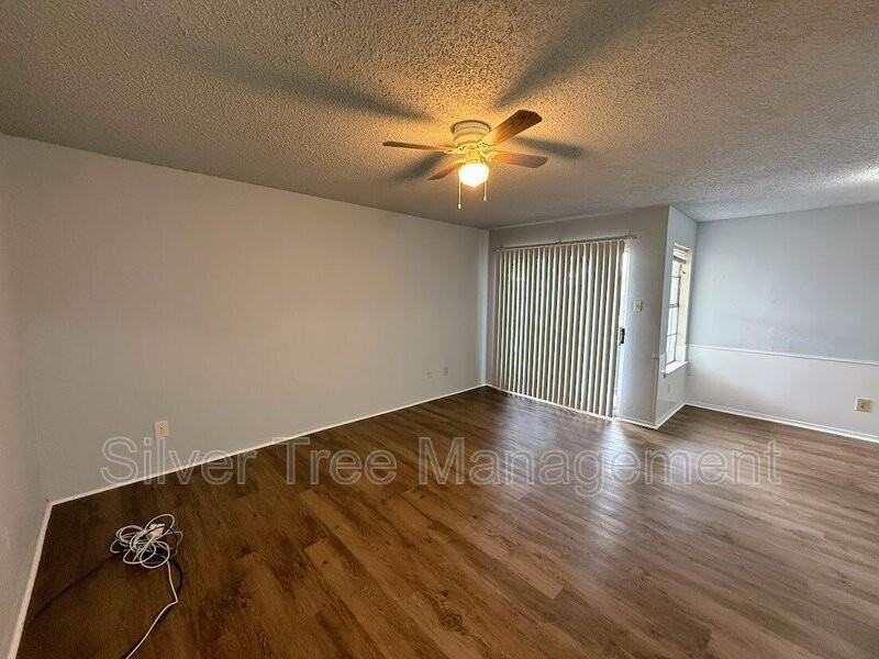 4820 Wellesley Ave #A - Photo 5 of 21